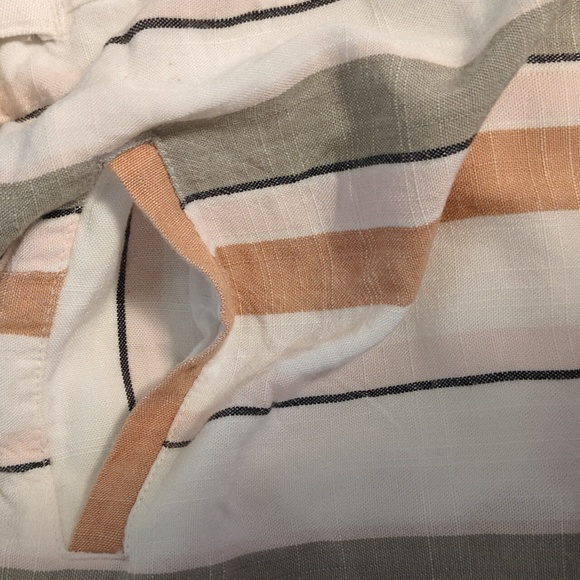 Elevate Your Summer Style with Pure Collection Kasbah Linen Blend Shorts - Picture 6 of 12